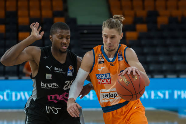 场外的另一 场外的另一