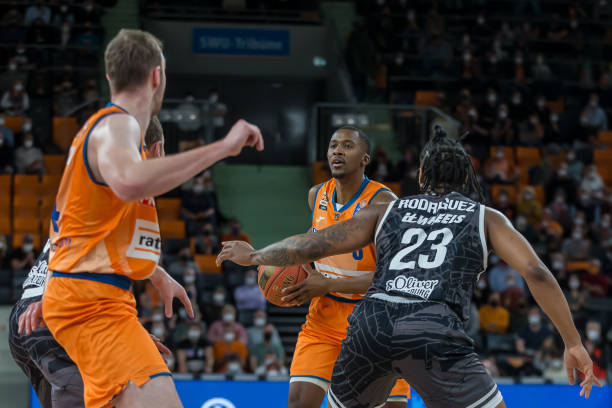 斗志不容小 斗志不容小