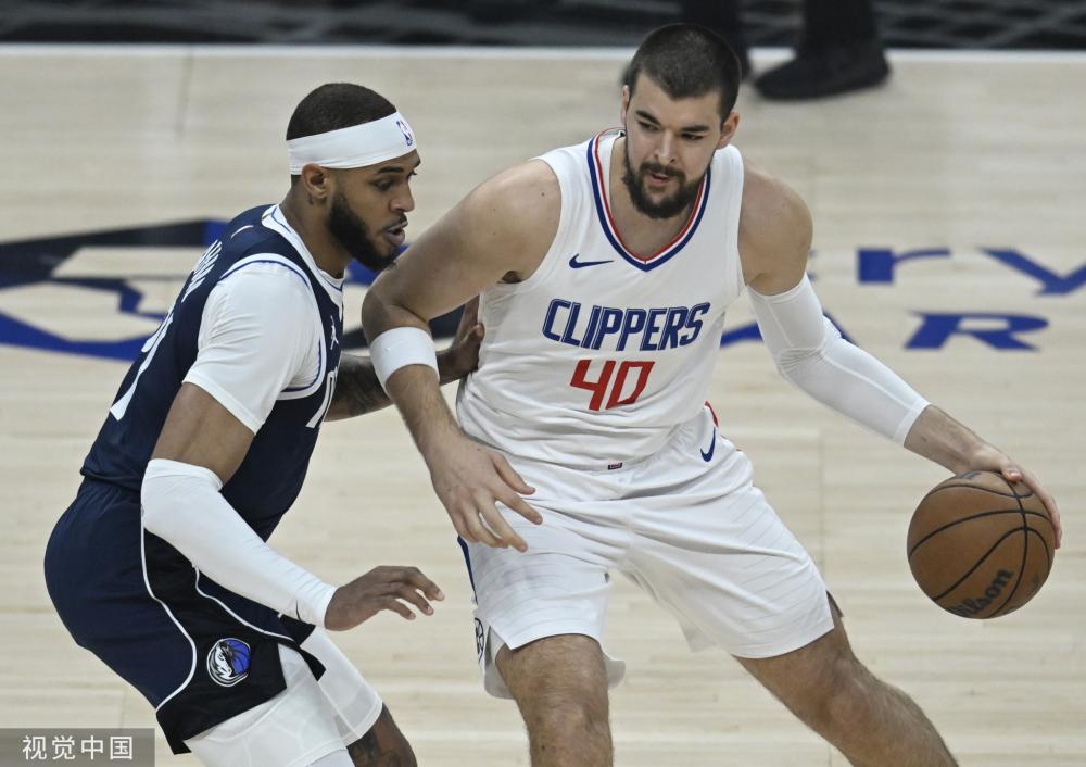 中崭露头角 中崭露头角